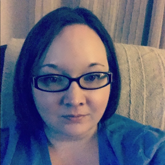 Meet your Posher, Melissa - Picture 1 of 1